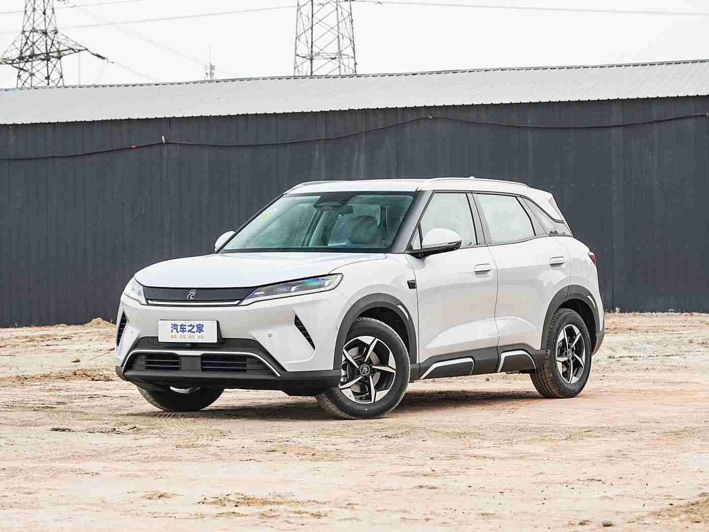 国产乱人视频：新能源汽车崛起，比亚迪刀片领航，魅力四溢全球风-1