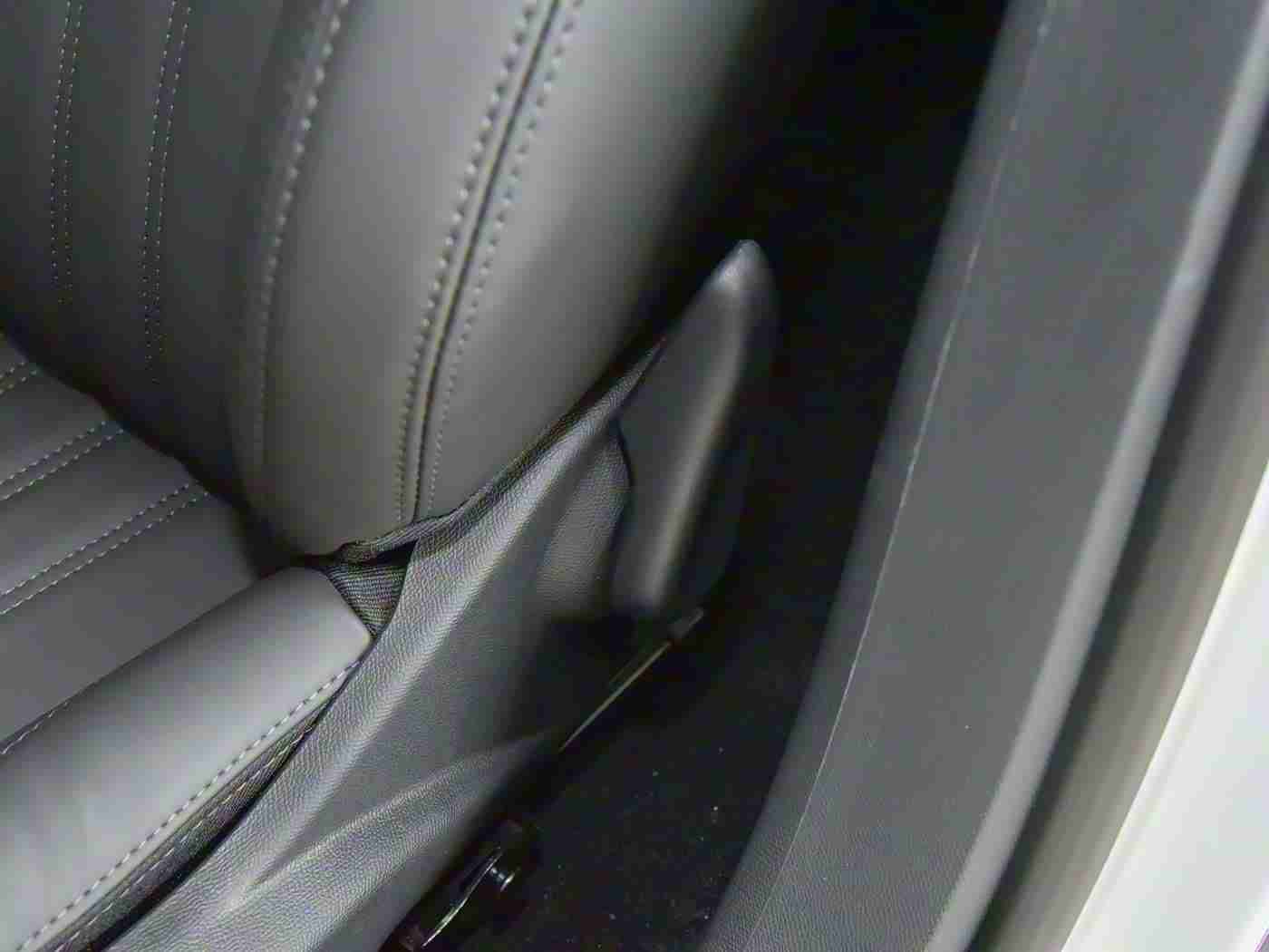 国内av：动力卓越，智领潮流，中型SUV新贵一触即发，安全体验再升级-2