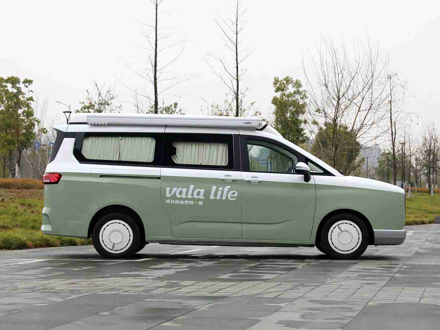 京东影业影视传媒有限公司:新能源汽车闪耀登场,京东助力科技出行新体验-2