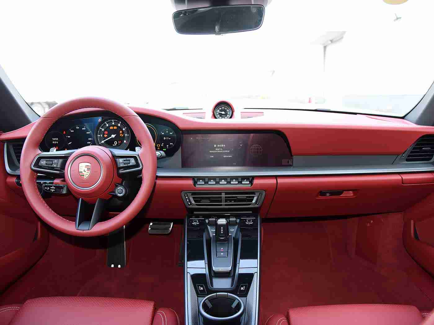 黄色破解版：“创新科技引领未来，环保节能新宠来袭：揭秘全新汽车市场焦点”-4