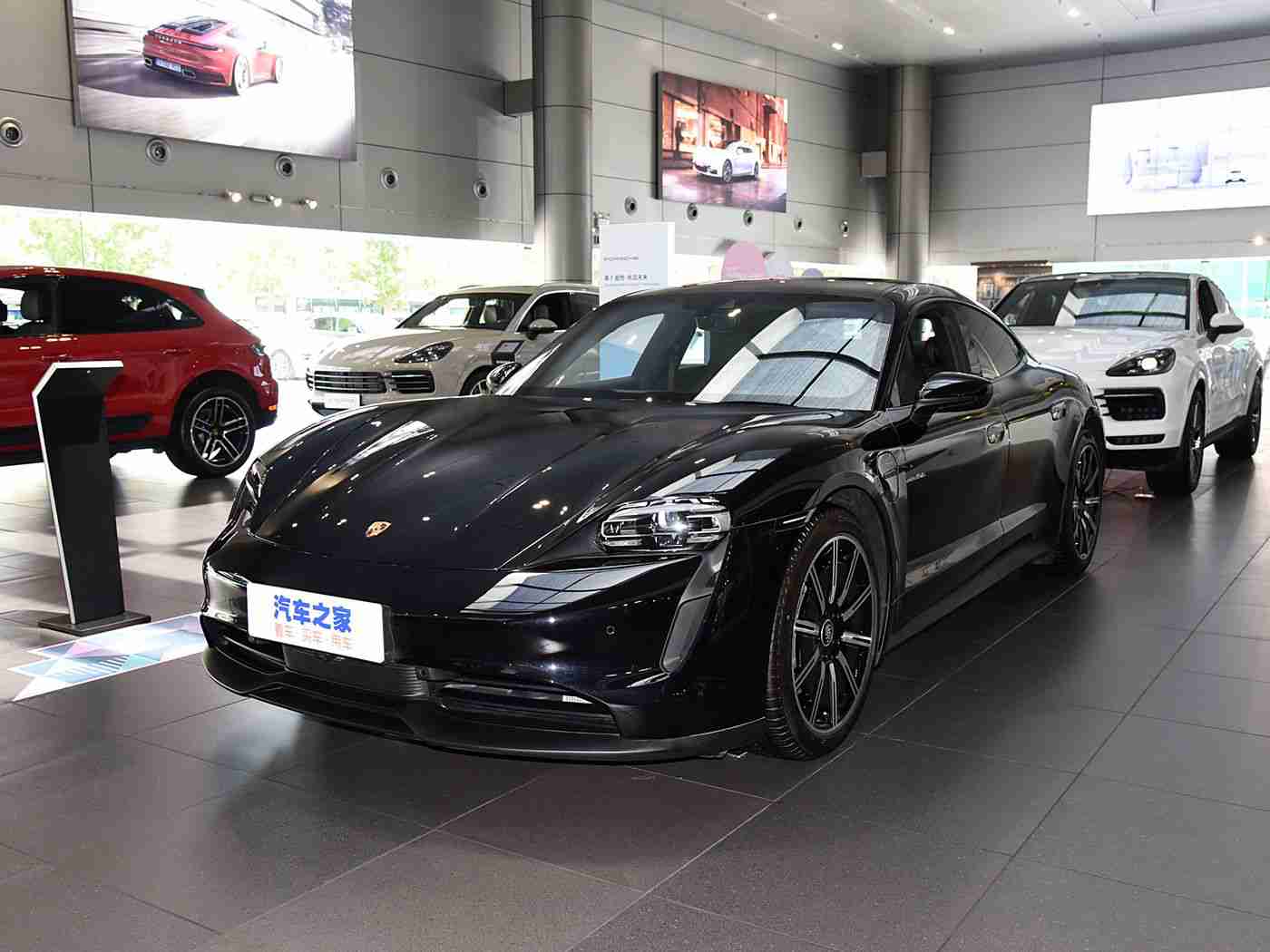 男生日女生的软件：汽车应用引领潮流，智能驾驶+社交互动，打造个性化安全出行体验-1