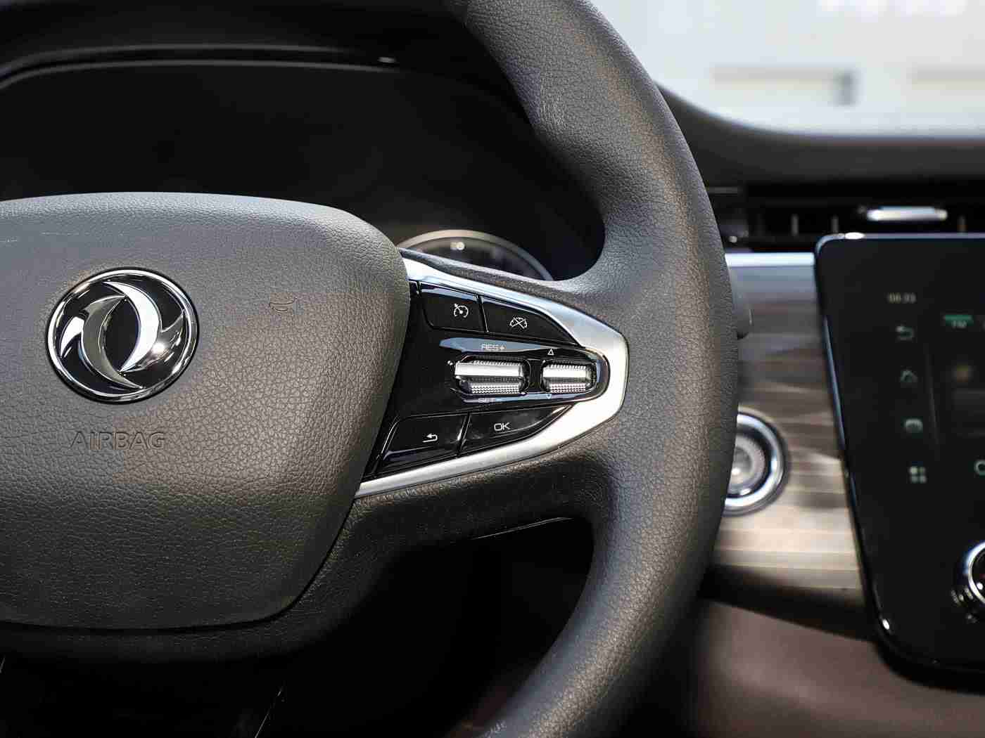 免费黄色软件:智能护航,警惕车载软件陷阱,共建安全驾驶新篇章-2