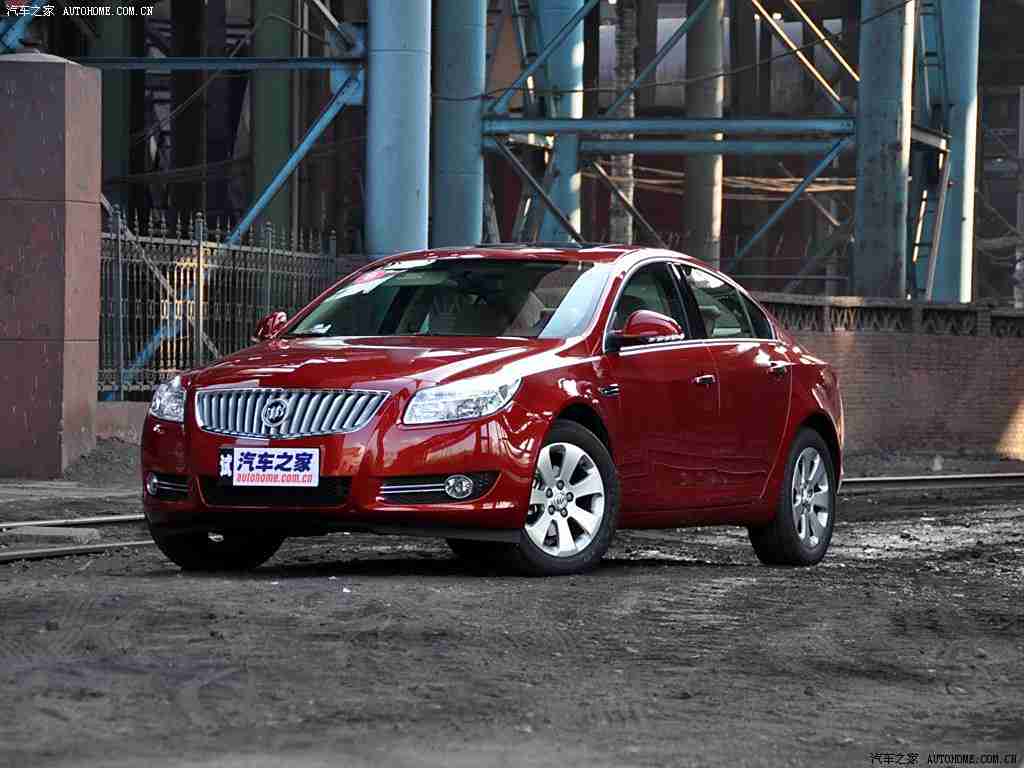 软件黄色：智能驾驭，安全护航，科技赋能新驾驶时代-3