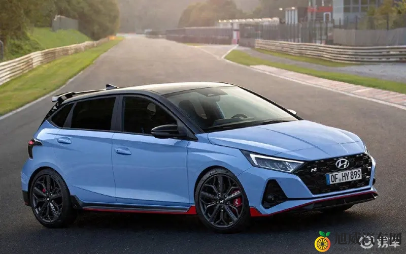 婷婷五月丁香花：五月花开婷婷立，丁香飘香醉人眼-1