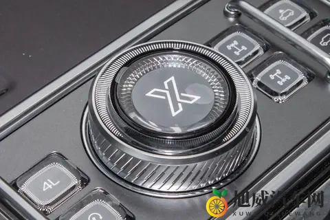 值得冲!纵横G700深度实测:能渡江河、能跑高速,还带卫星通讯-3