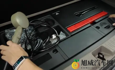 靠比网站：新能源汽车崛起，智能驾驶成焦点，揭秘汽车新世界-2