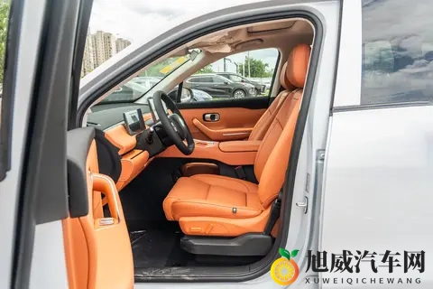 激光雷达 + 8295 芯片，零跑 C16 20 万内配置卷吗？-1