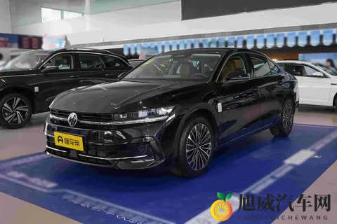 新车  方向盘回归物理按键_增华为HiCar 2026款大众迈腾B9实车亮相-1