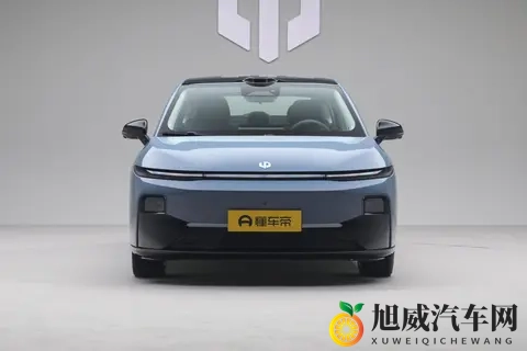 售价898万起+2735mm轴距，高配车型还配激光雷达，零跑B01香吗？-2