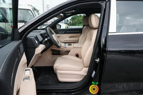 15万级插混大七座SUV，山海L7PLUS适合家庭出行-3