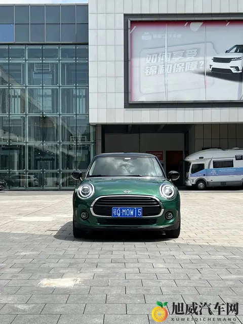12万拿下MINI?2021款五门经典,小姐姐通勤优选-1