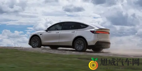 821km 续航 + 2885 万起!特斯拉 Model Y 新车型直击用户痛点-1