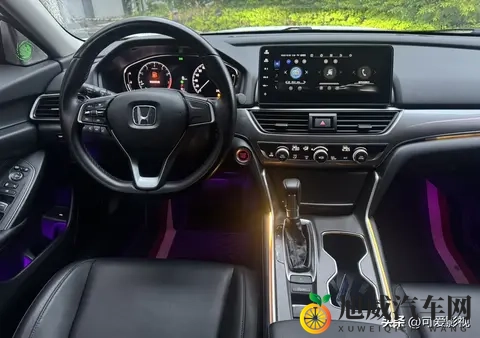 南宁二手车市场遇雅阁准新车：十多万买它到行吗，大家怎么看？-1