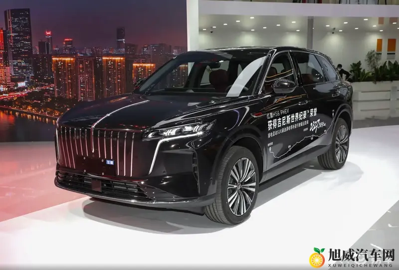 顶配带四驱！红旗HS6插混版广州亮相，预售1788万起-1