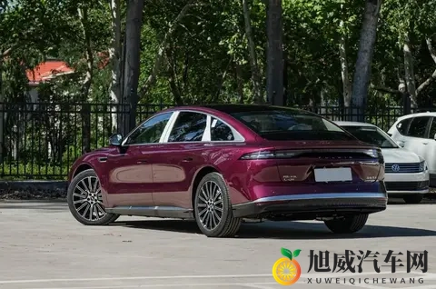 高速稳如BBA!奇瑞风云A9L值不值得买?老司机掏心窝子说10句实话-1