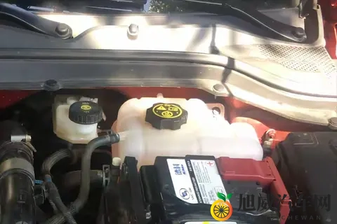 原车防冻液可以使用多少年?记住这2种情况,及时更换防冻液!-3