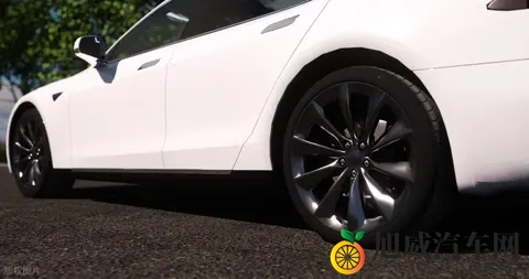 特斯拉FSD 来华终极考试：是 “自动驾驶龙” 还是 “罚单制造虫”？-3