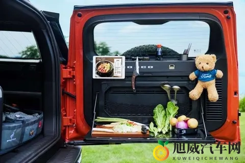 秘 涩涩屋绿巨人色多多：神秘绿巨人涩屋色彩斑斓-2