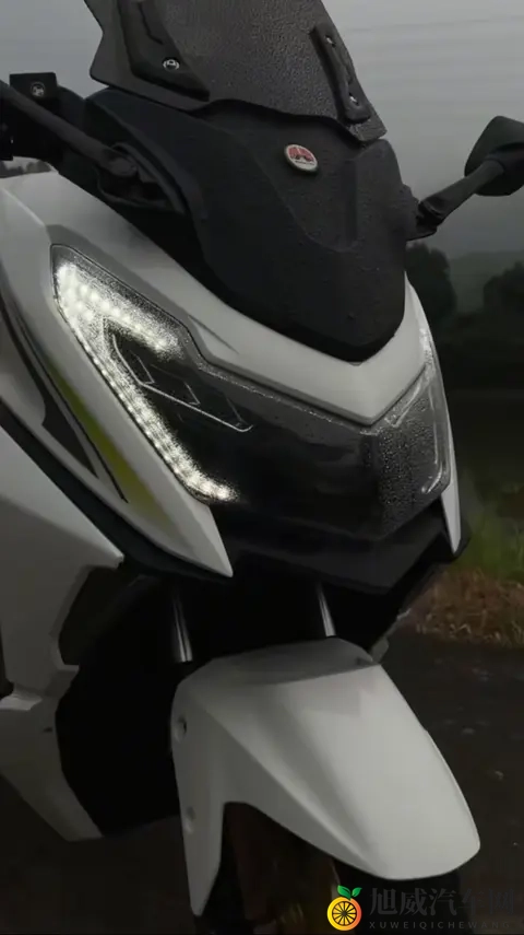 5380元起!诺维娜M6 150踏板,动力配置双在线,这波操作太香了!-2