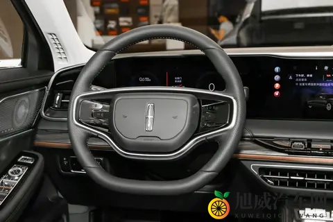 林肯Z配置差异化分析,混动、纯燃油具体该怎么选?-1