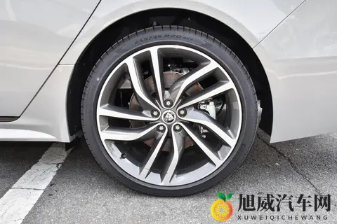 捷豹 XFL 2 款车型配置拆解:2398 万起怎么选?实用党 & 性能党都看这-3