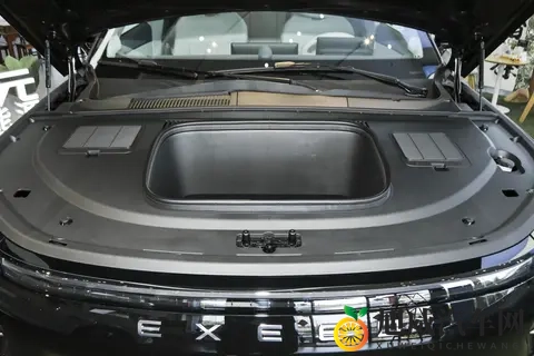 告别续航焦虑！星纪元ET用1615km续航和445%热效率说服了我-1