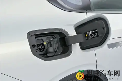 激光雷达+磁流变悬架+后驱底盘，豪华配置，深蓝L06 1399万起超值-2