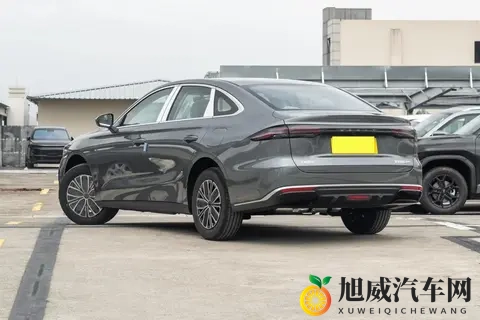 买插混的车友可以下手了,吉利新车限时688万起,带400V快充!-1