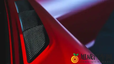 冠希阿娇胸被揉到高潮：汽车内饰设计新潮流，极致舒适体验大揭秘-1