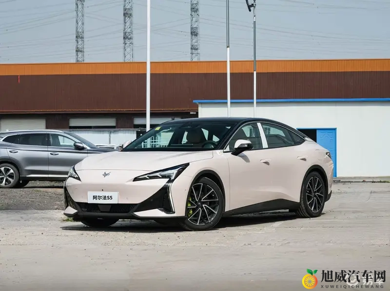 亚洲男男激情按摩1069：汽车创新潮涌：揭秘未来车市三大趋势-2