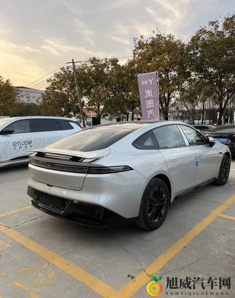 东风奕派eπ007+到店，增新配色+激光雷达，配544马力+FSD悬架-1