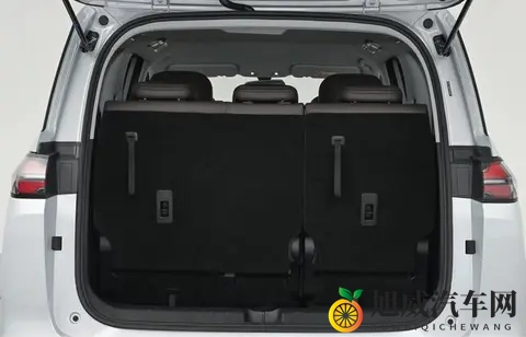 真7座大空间，入门即高配，10万级家用MPV选它准没错-2