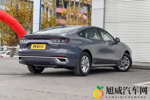 15万买合资B级车？空间大，动力足，关键还省油，蒙迪欧可以看看-1