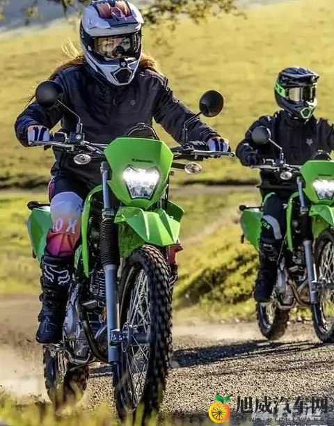 川崎KLX230以299万开卖，林道穿梭一把就过，新手也能轻松驾驭-3