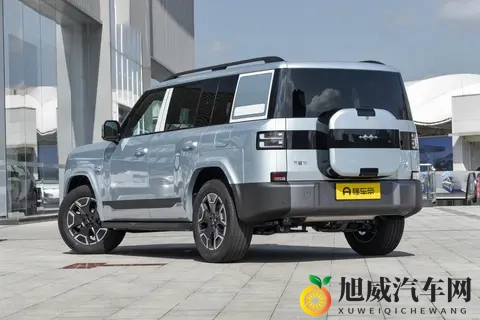 家有萌娃+长途刚需？方程豹钛7用1000L空间+1300km续航给出答案-1