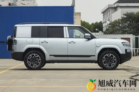 买得钛对了！这款SUV实用性太强了，全家出行都不用操心-3