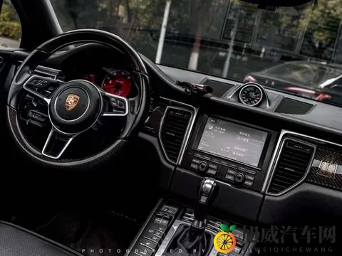 男女一起搓搓：情侣共度温馨时光-2