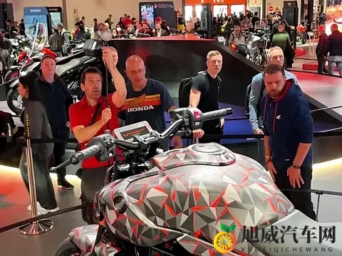 黄黄的软件：汽车智能革命：揭秘软件革新背后的神奇力量-2