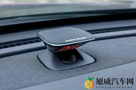 燃油车要翻身?天籁装上鸿蒙座舱,这波操作太秀了!-1