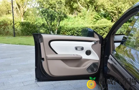 长安启源A06上市定价亲民，增程纯电全配置拉满，车主体验如何？-3