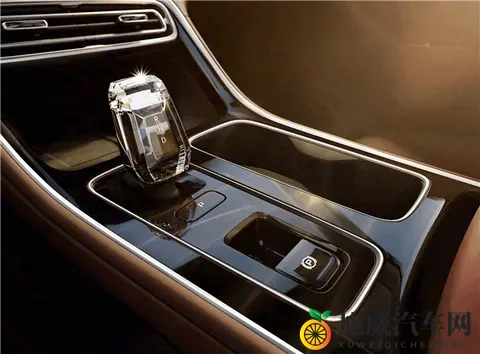 女生的坤：新能源汽车女性消费崛起，市场趋势解析-3