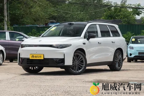 被低估的中大型SUV，配8295芯片+800V快充，零跑C16家用合适吗？-3