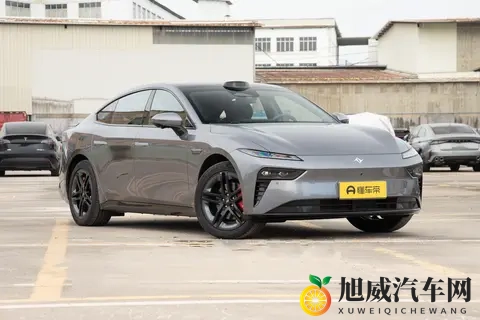 预售不到15万就能拿下！轿跑有这配置绝了，试驾东风奕派 eπ007+-3