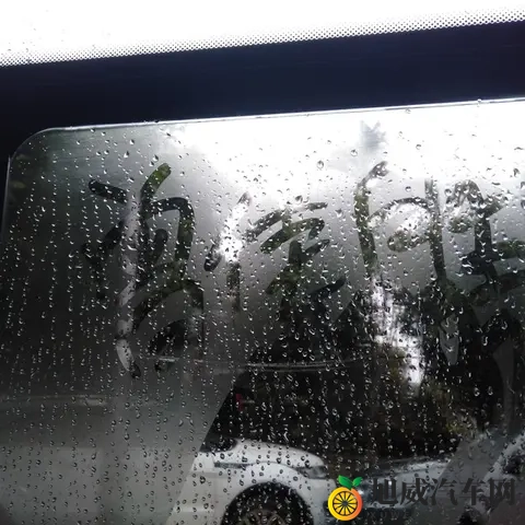 老人把荫蒂添的好舒：老人按摩阴蒂享受无比舒爽-2