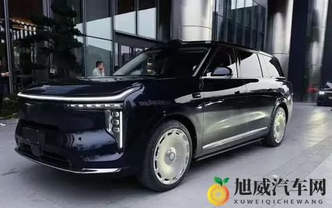 智己LS9实车现身街头，配空气悬架+灵蜥数字底盘，尺寸大过问界M9-1