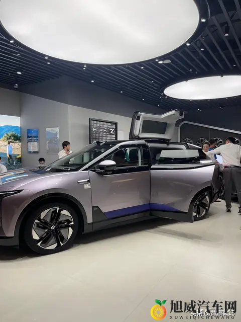 77万提走14万的新能源车！年轻人买“倒闭车”是精明还是犯傻？-3