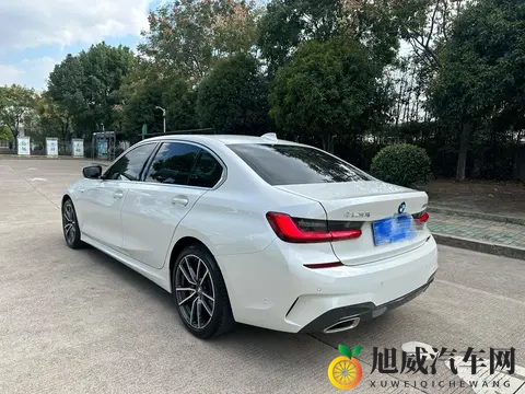 男女上床打扑克:汽车迷盛宴:创意扑克牌,改装车大秀-2