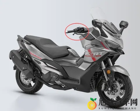 钱江550CC大踏板来袭！双缸动力挑战光阳、雅马哈市场霸主地位-1