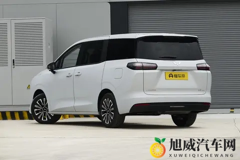 10 万级家用 MPV 宝藏之选！星光 730 PHEV 全解析，好开又好坐还省钱-1