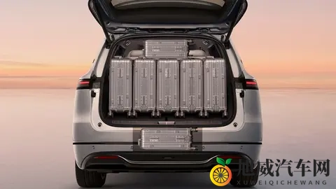 专治选择困难症！领克900 vs 深蓝S09，谁更适合家庭？-1